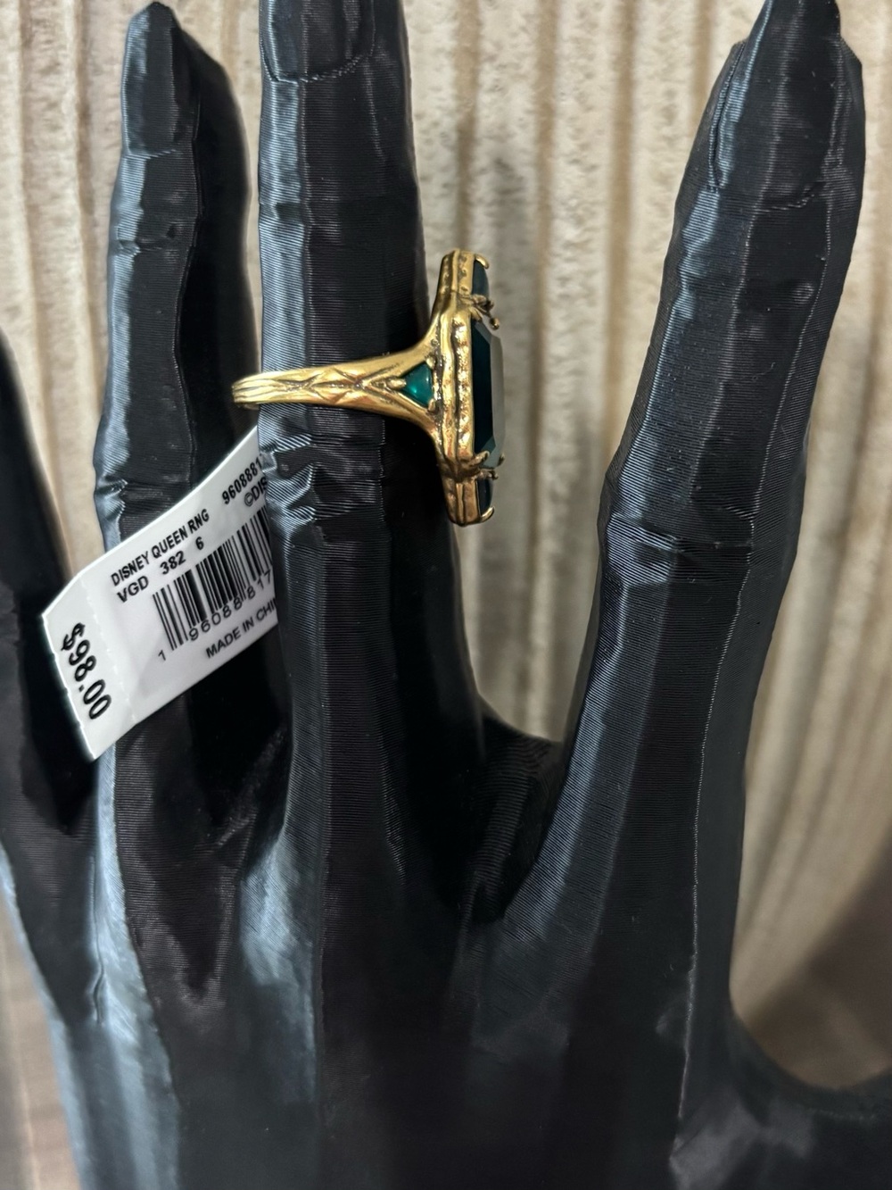 Kendra Scott x Disney The Queen Vintage Green Mother of Pearl Statement Ring - Picture 12 of 12